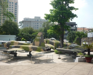 BẢO TÀNG CHỨNG TÍCH CHIÊN TRANH – CVN ĐẦM SEN